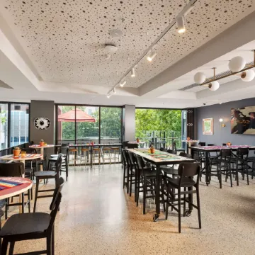 Tryp by Wyndham Pulteney Street Adelaide Отели рядом с достопримечательностью «Площадь Виктория»