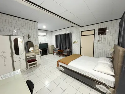 Sumber Ria Hotel Hotels in Kecamatan Batudaa Pantai