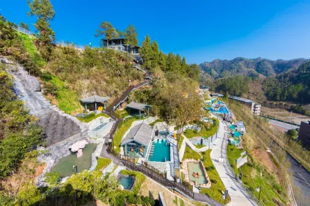Wyndham Grand Plaza Royale Hot Springs Fenghuang