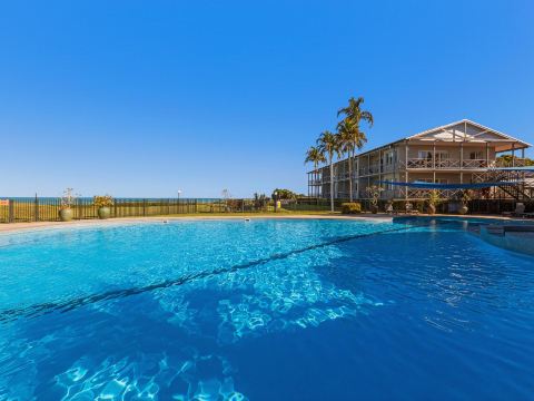 Moonlight Bay Suites