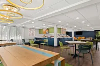 스파크 바이 힐튼 험멜스타운 허시