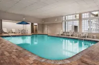 Ramada by Wyndham Pigeon Forge North - Pool