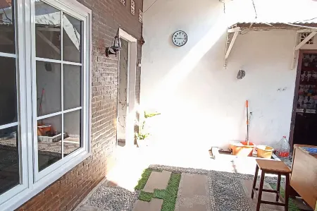 Tutus Homestay Syariah RedPartner Отели в г. Purworejo