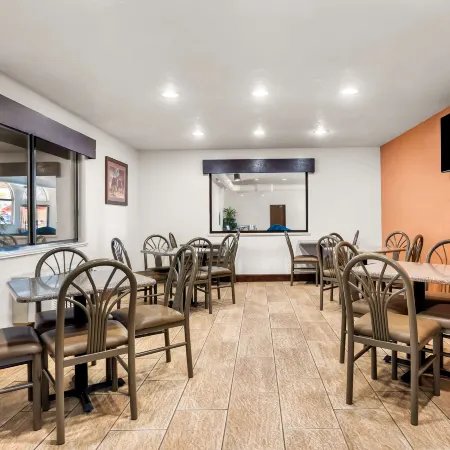 Best Western Grande River Inn  Suites