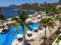 Sierra Mar All Inclusive at Tesoro Hotels in Manzanillo
