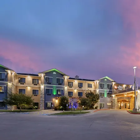 Best Western Plus Emerald Inn Suites
