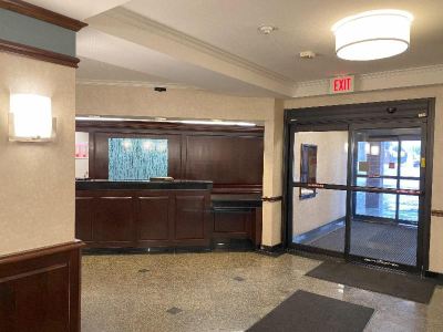 Surroundings Drury Inn & Suites Detroit Troy Photo
