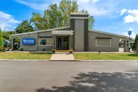 Rodeway Inn & Suites Hotels near Nexteer Automotive Plant 5