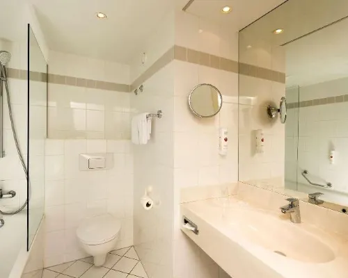 Ramada by Wyndham Hannover Kamar Photos