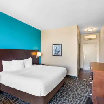 Best Western Plus Hotel Montreal Отели рядом с достопримечательностью «Кинотеатр Экс-Сентрис»