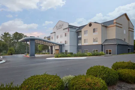 Fairfield Inn & Suites Frankfort Отели рядом с достопримечательностью «Bluegrass Scenic Railroad and Museum»