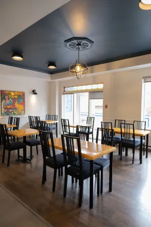 ByWard Blue Inn Отели рядом с достопримечательностью «Национальный военный мемориал Канады»