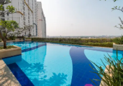 Simple 2 bedroom above mall bassura Netflix