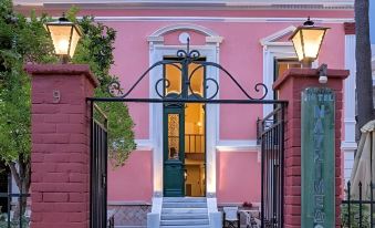 Nafsimedon Hotel