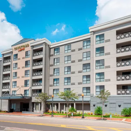 Courtyard Tampa Downtown Отели рядом с достопримечательностью «Бейсбольный стадион Леджент Филдс»