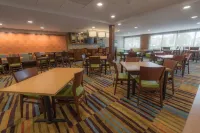 Fairfield Inn & Suites Gaylord - breakfast