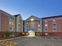 錫拉丘茲機場IHG Candlewood Suites酒店 薩利納酒店
