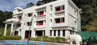 Corbett Mist Resort - bar