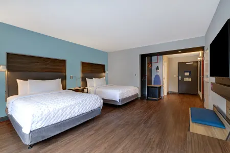 Tru by Hilton Lithia Springs Отели рядом с достопримечательностью «Парк штата Суитуотер Крик»