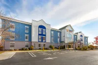 Comfort Suites East Brunswick - South River Hotels in East Brunswick