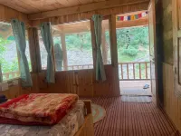 Zevibes Cafe & Homestay Hotels near Thunda Bhuj Parvaty Valley