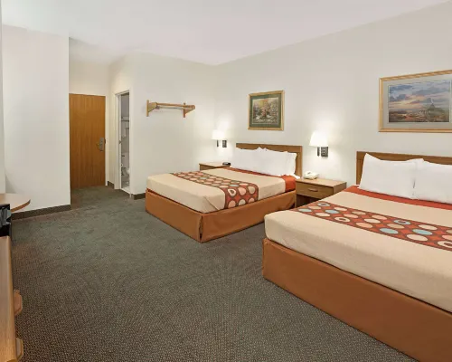 Super 8 by Wyndham Hampshire IL Hotels in Kane County