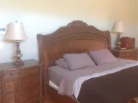 Beautiful Colonial Mint Condition Summer House Walking Distance to Beach Hotels in Riverhead