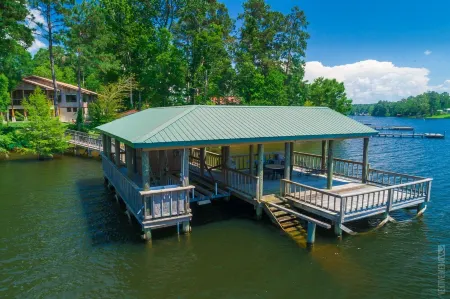 Stunning 3 Bedroom Lake House on South Toledo Bend