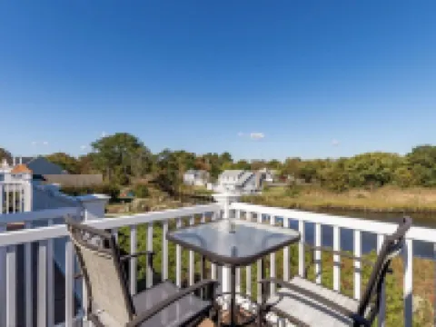 Spectacular well stocked townhouse minutes from Bethany Beach ミルビルのホテル