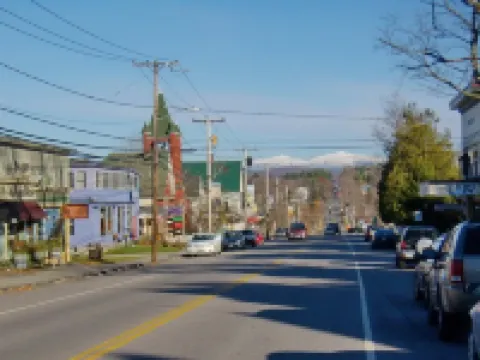 New two bedroom apartment on 9 acre property