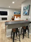 Trailhead Cottage - Half mile to PNF,  dog friendly!