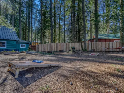 Cozy with Modern Comforts, EV Charger, Huge Fenced Yard, Last Minute Feb Deals