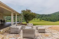 Northwestern North Carolina wine country in the Appalachian foothills