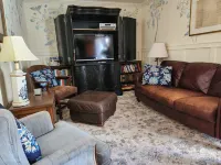 The "Frolic" Hotels in Pullman