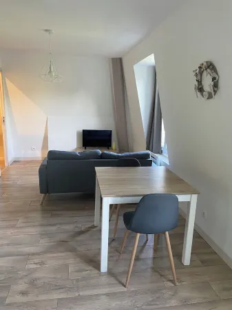 Studio Lumineux Dans une Résidence de Charme au Cœur des Remparts