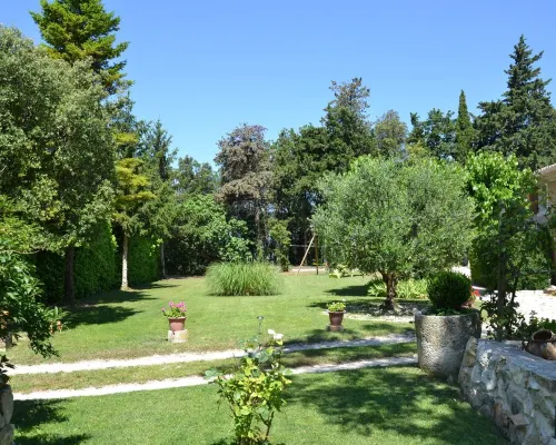 Rental cottage in Bédoin at the foot of Mont Ventoux Hotels in Bedoin