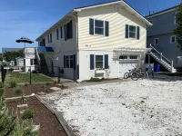 WATERFRONT! Bring Your Own Boat! Fits Large Families (2 Living Rooms, Sleeps 14)