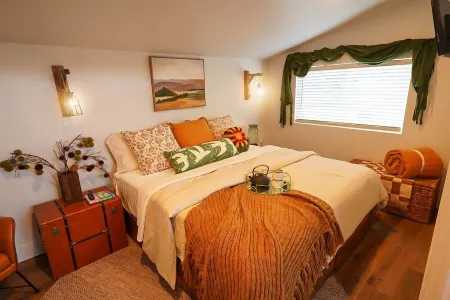 Mountain View at Pickle & Perk