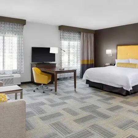 Hampton Inn & Suites Los Angeles/Hollywood Отели рядом с достопримечательностью «Улица Сансет-стрип»