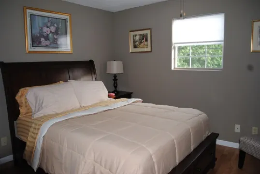 On the Wine Trail - Minutes to Giant City, Shawnee Forest, SIU - Amazing Shower