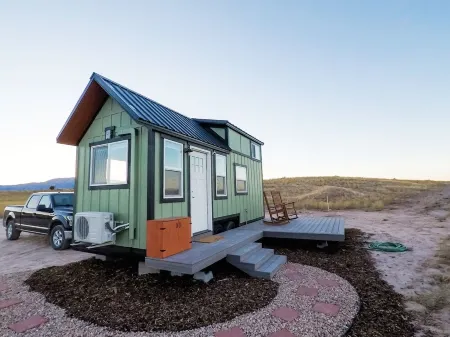Charming Yuba Lake Tiny Home