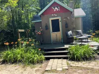 Very Private,Adorable Rustic Cabin -Out House , Full Shower House Off Barn