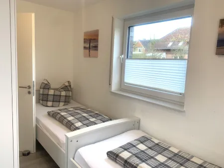 Modern vacation apartment - centrally located and close to the beach