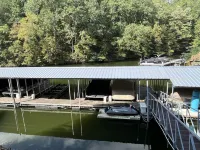 Waterfront Lake House with Boatslip at Pickwick