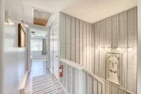 NEW Luxury at Sugar Ski - Extremely close to Slopes, Tubing, and Ice Skating