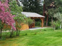 Trout Farm ponds, wildlife corridor on creek and river - a perfect getaway