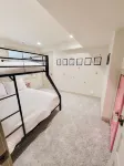 Unique & Spacious Home • GREAT LOCATION • HOT TUB 🔥• Sleeps 14• Family Friendly