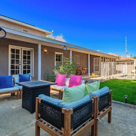 Warm Winter Oasis, Heated Pool & Family Fun