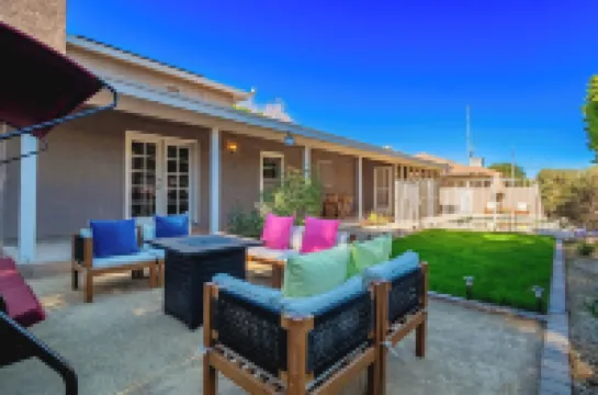 Warm Winter Oasis, Heated Pool & Family Fun