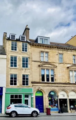 Newly renovated 3-bedroom townhouse in Cupar town centre Hotels in Cupar